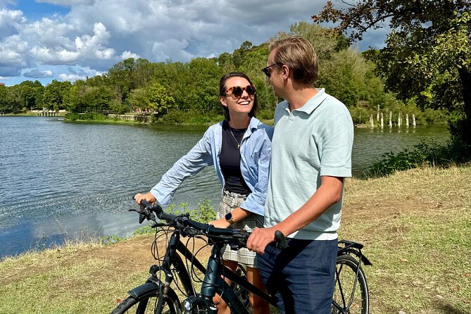 Bike or E-Bike Tour Tirana: Highlights & Grand Park Guided Cycle - Postbllok and the Berlin Wall fragment