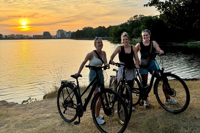 Bike or E-Bike Tour Tirana: Highlights & Grand Park Guided Cycle - Namazgah Mosque and Mother Teresa Square