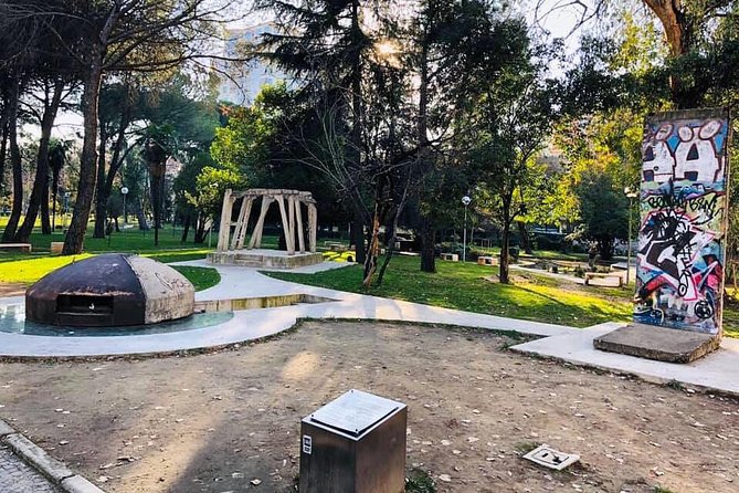 Communist History Tour Tirana & Street Food - Qofte and local food at Pazari i Ri