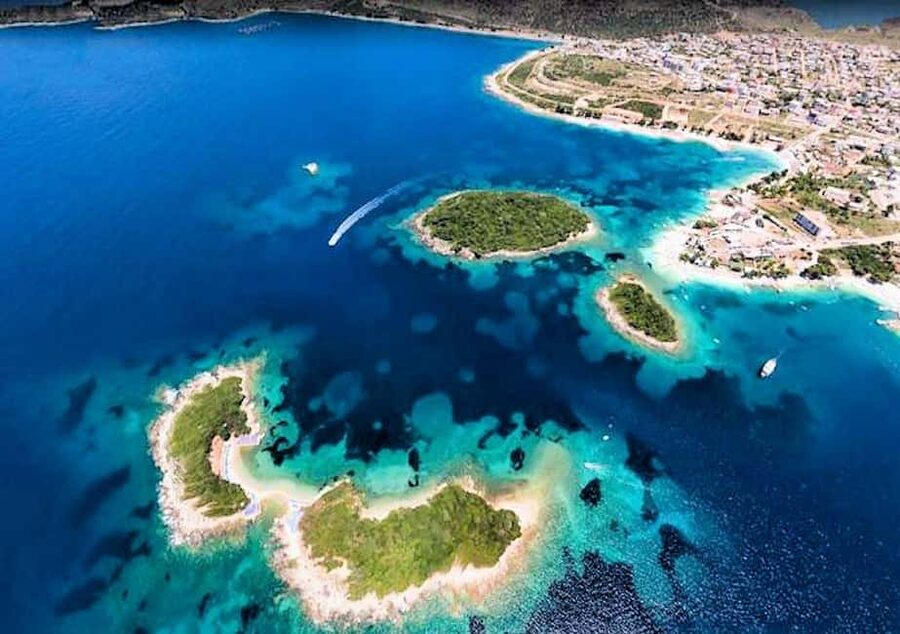 From Durres: Saranda, Blue Eye, Ksamil Islands Boat Tour - Ksamil beaches and the included island boat ride