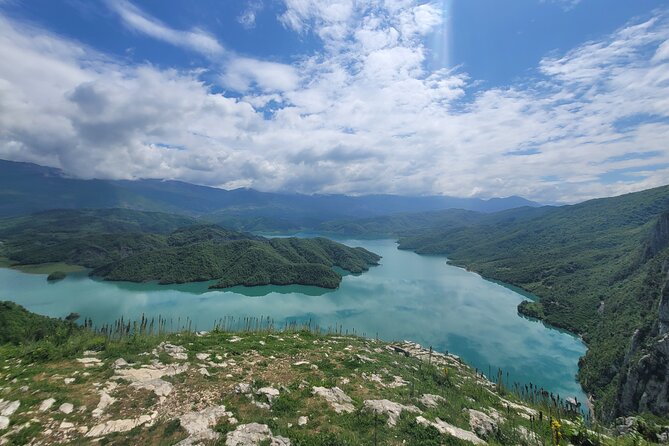 Hey Albania: Bovilla Afternoon Tour – Nature & Lake - Reaching Lake Bovilla and its restaurant view