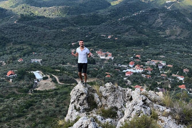 Kruja & Mount Sarisalltik including traditional lunch - Climbing to Mount Sarisalltik