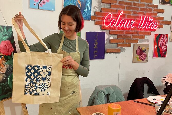Painting on Tote Bags Workshop with Welcome Drink - Why the finished tote bag is a smart souvenir