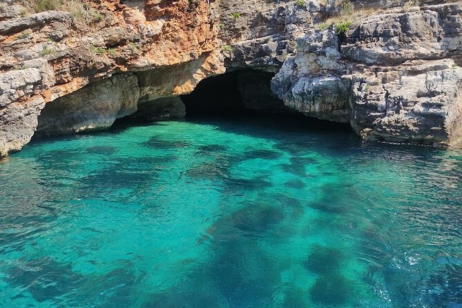 Private 6 H Boat Dafina Bay & Bear's Bay - Leaving Vlore for the Karaburun Peninsula