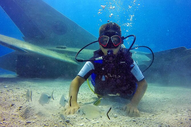 Scuba Diving in MIG-21 wreck - Underwater photography at nine meters