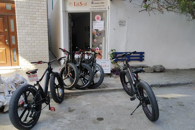 Tirana Day Tour with Electric Bikes - What a seven-person group feels like on the road