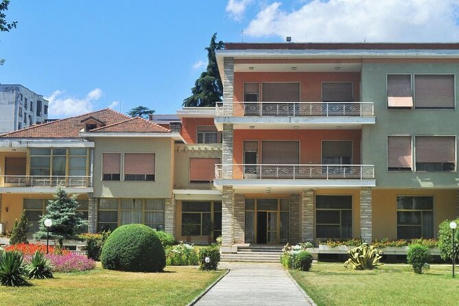 Tour a Piedi di Tirana - Taiwan Pool and the return through central Tirana