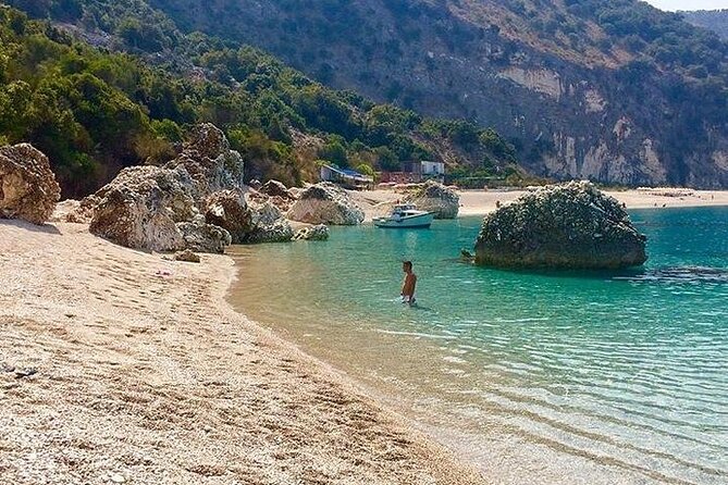 Visit Kroreza Beach by Boat - Key points at a glance