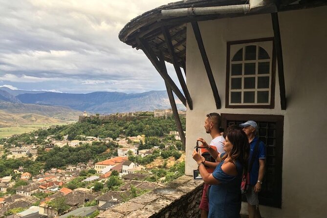 Walking Tour Baazar – The Argjiro Castle – Zekate house - What the guide can add to the experience