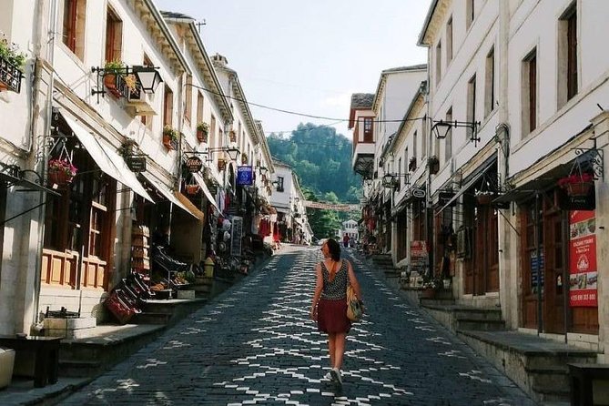 Walking Tour Baazar – The Argjiro Castle – Zekate house - Who should book this Gjirokaster walking tour?